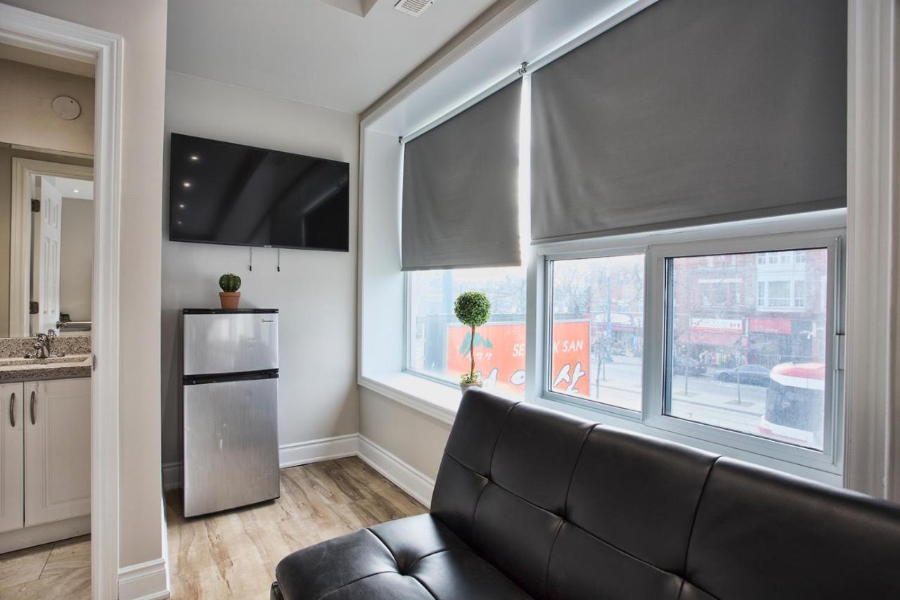Toronto Rooms And Suites Zewnętrze zdjęcie