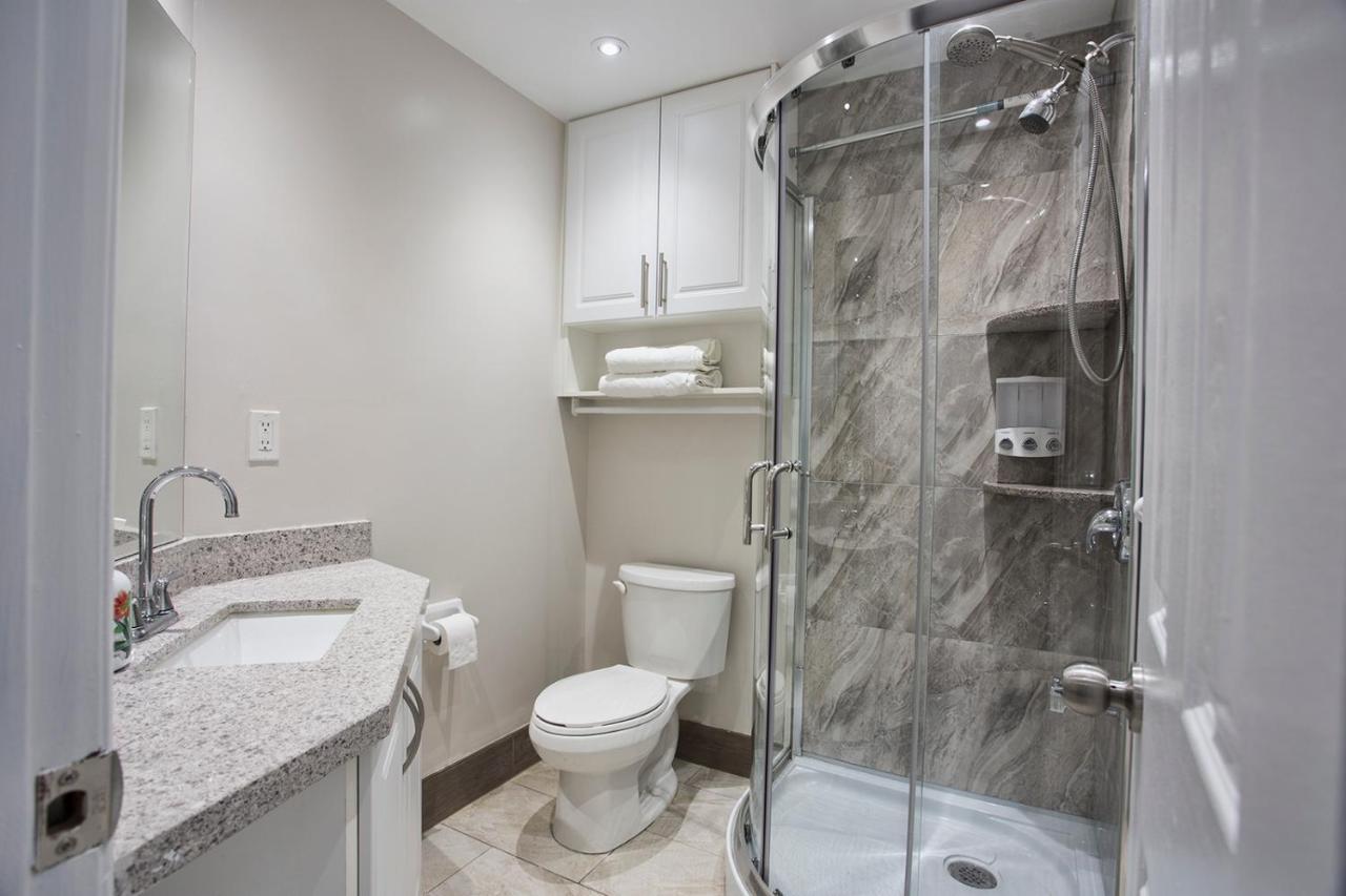 Toronto Rooms And Suites Zewnętrze zdjęcie