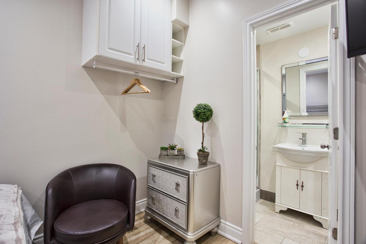 Toronto Rooms And Suites Zewnętrze zdjęcie