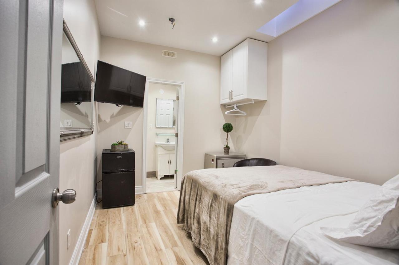 Toronto Rooms And Suites Zewnętrze zdjęcie