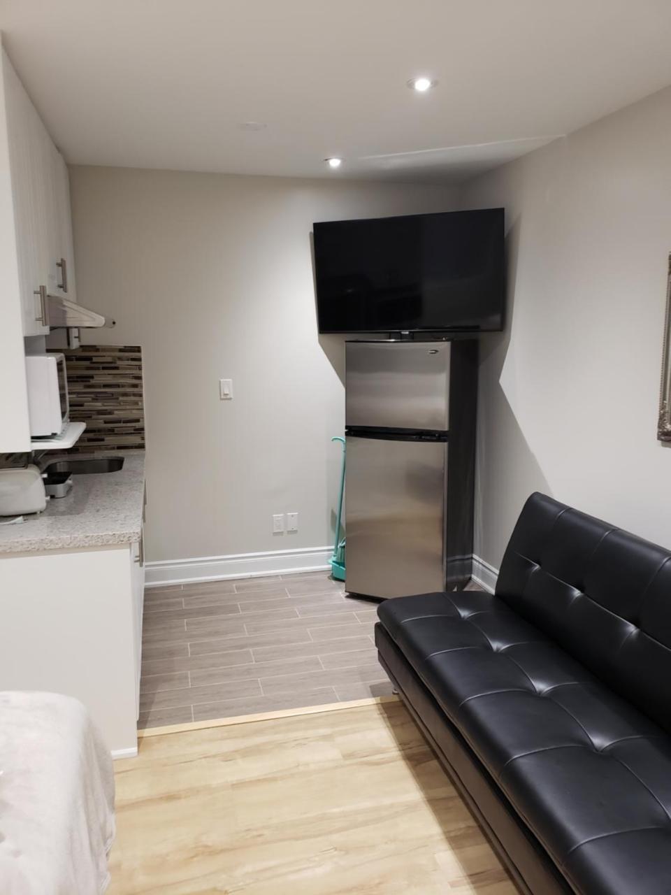 Toronto Rooms And Suites Zewnętrze zdjęcie