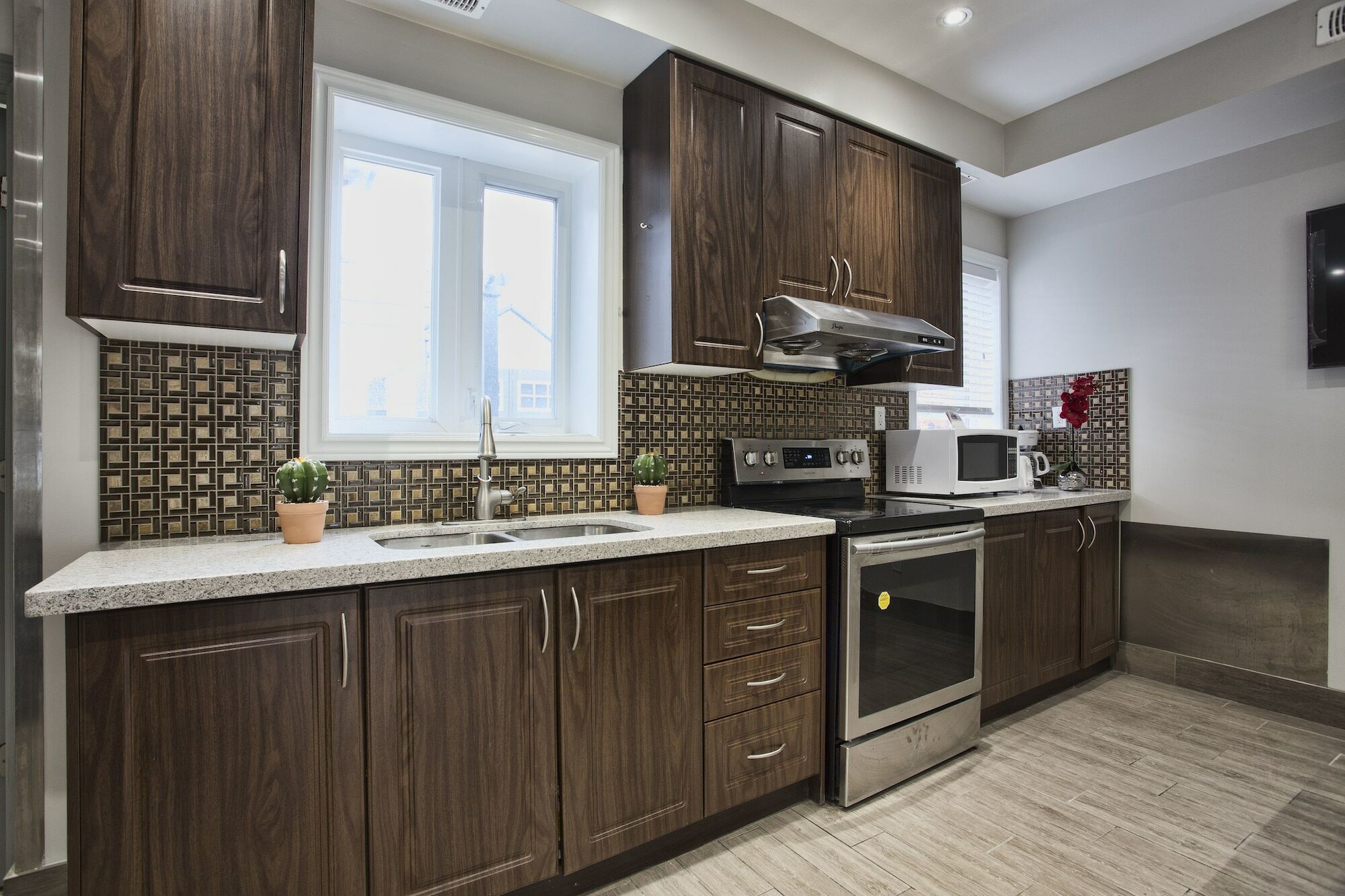 Toronto Rooms And Suites Zewnętrze zdjęcie